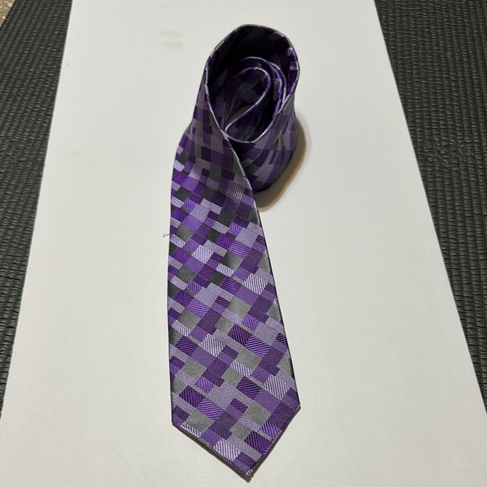Geoffrey Beene Purple and Gray Geometric Tie